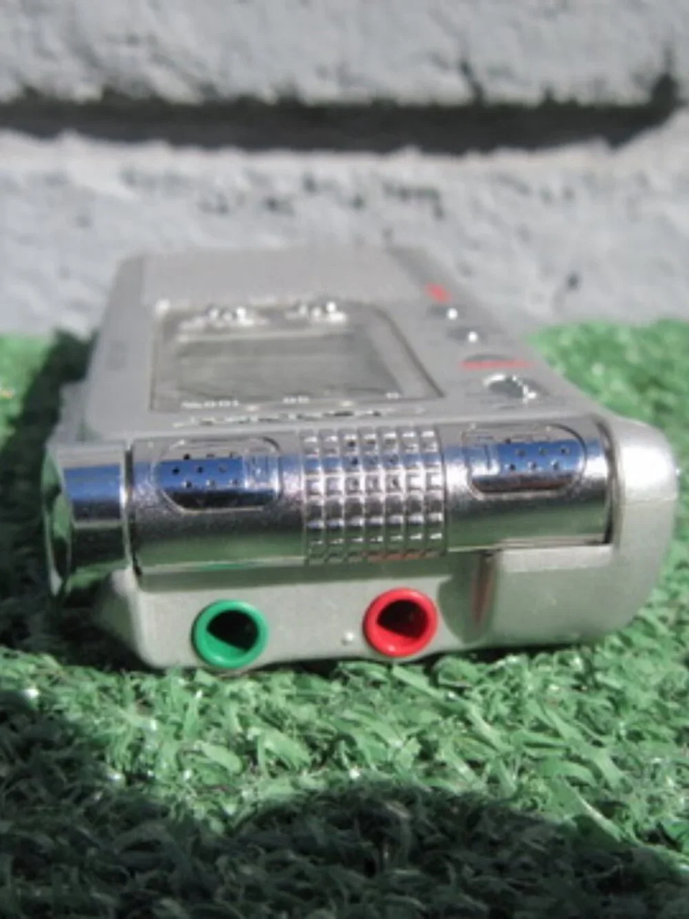 Sony ICD-ST25 IC Digital Compact Audio Voice Recorder w/ Charger Tested Working